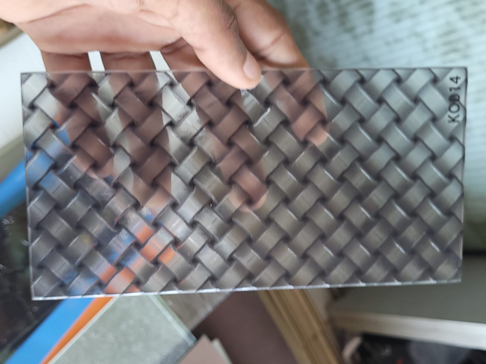 Basketweave glass — An interlaced grey pattern with a woven appearance.